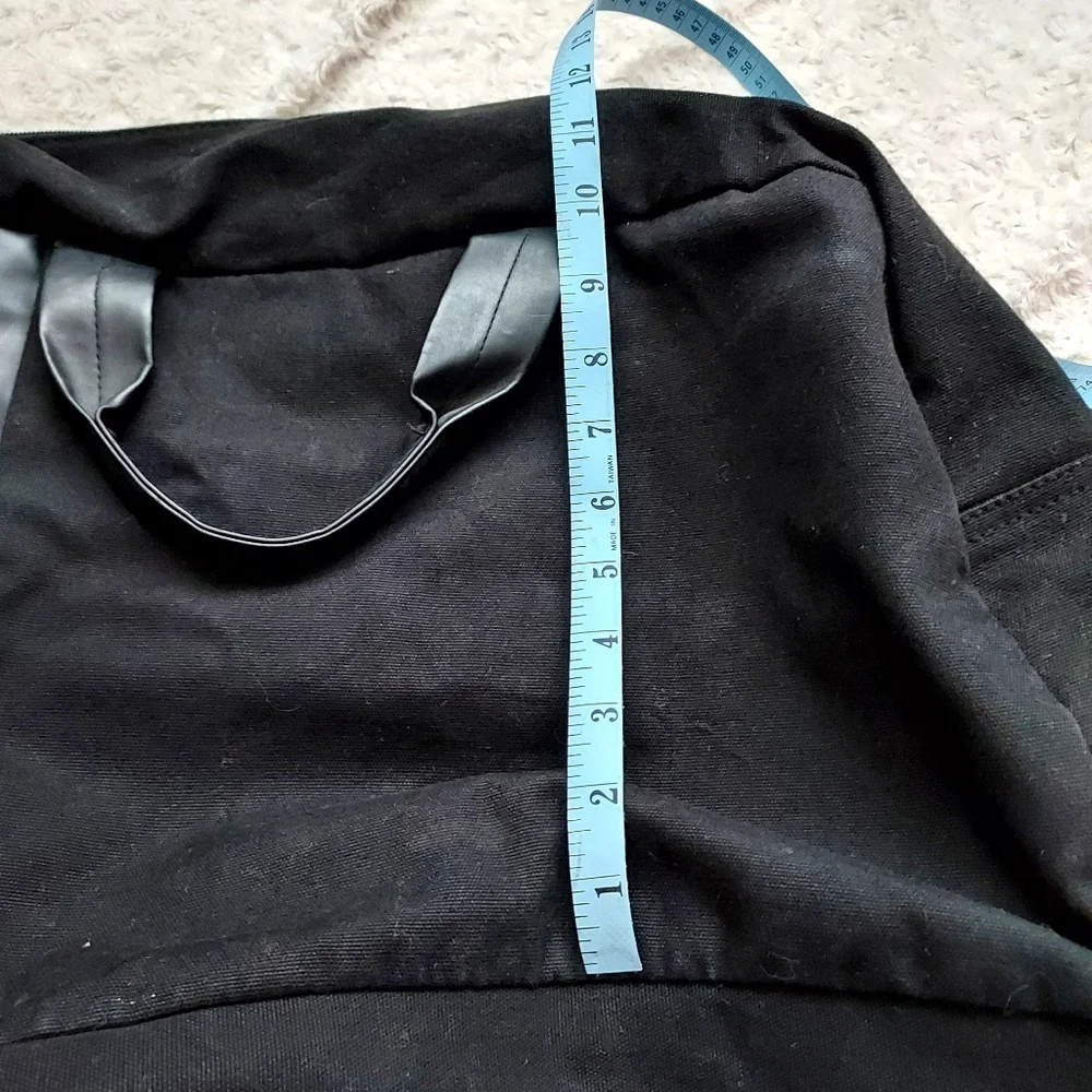 Calvin Klein large lightweight black duffle Carry On travel tote bag